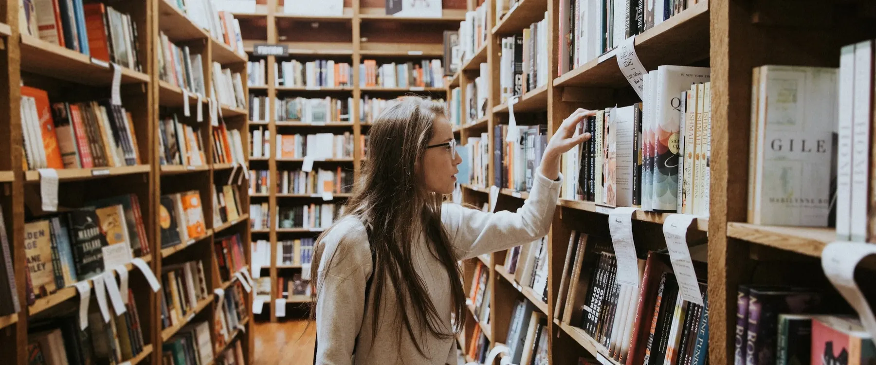 Students collaborating in a library